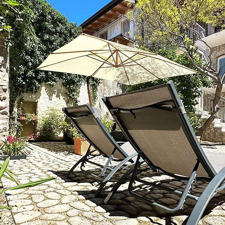 Апартаменты Borgo Dei Sogni Сан-Феличе-дель-Бенако Экстерьер фото