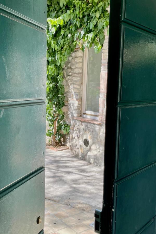 Апартаменты Borgo Dei Sogni Сан-Феличе-дель-Бенако Экстерьер фото