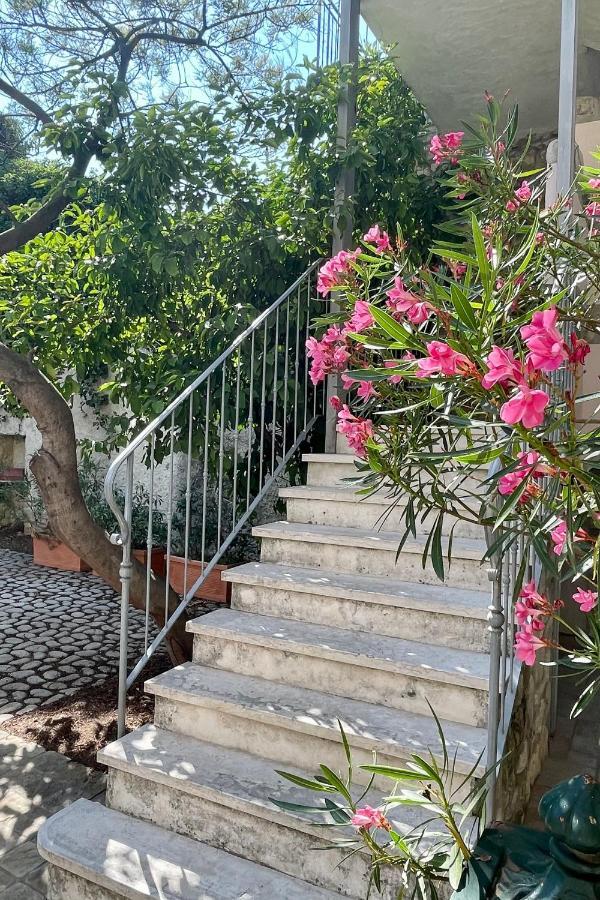 Апартаменты Borgo Dei Sogni Сан-Феличе-дель-Бенако Экстерьер фото