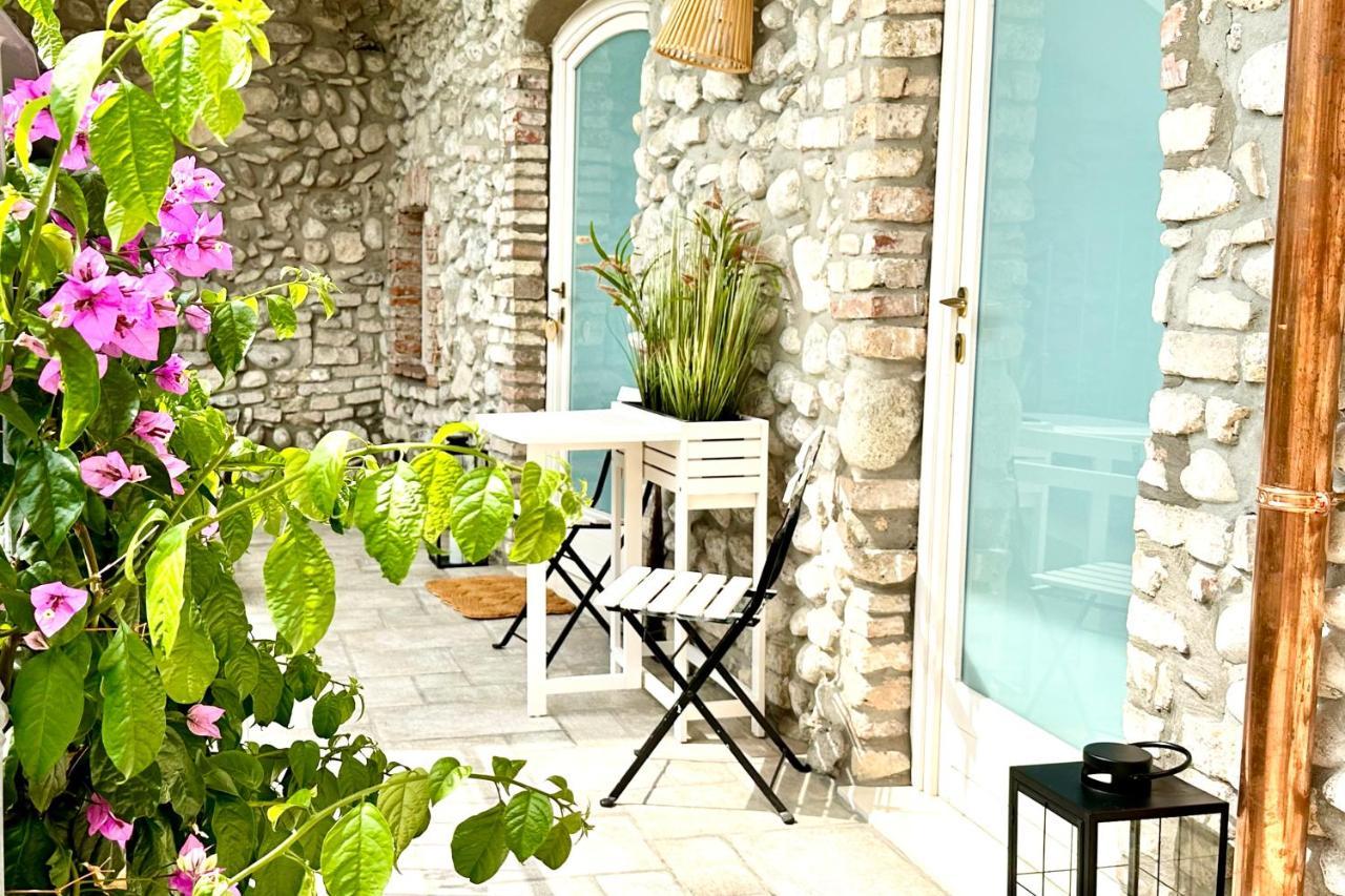 Апартаменты Borgo Dei Sogni Сан-Феличе-дель-Бенако Экстерьер фото